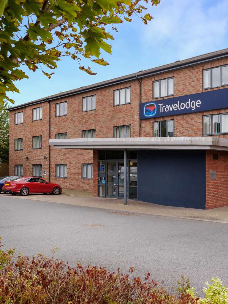 Travelodge Leeds Colton Garforth Bagian luar foto